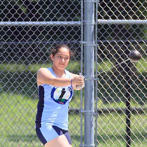 Eliana Olvera Eliana Olvera throws the hammer